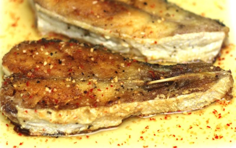 Cá hú muối sả chiên