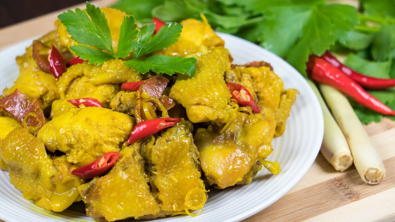 Gà kho sả nghệ
