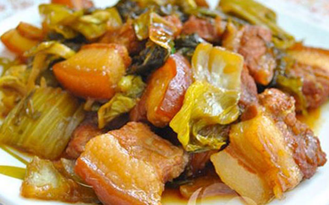 Thịt kho cải chua