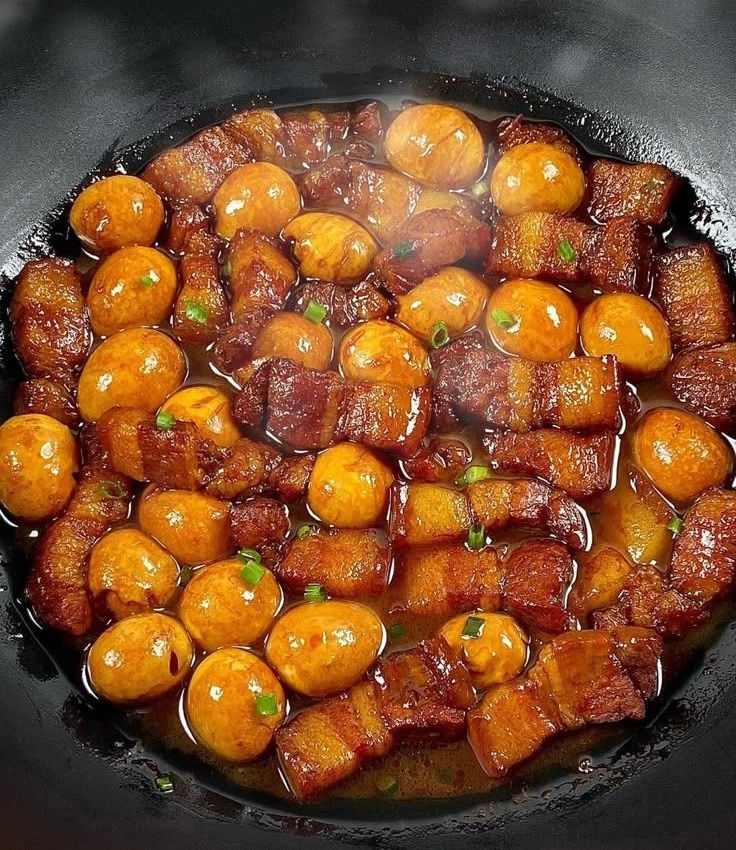 Thịt kho trứng cút