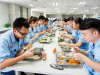 Cung cấp suất ăn cho công nhân