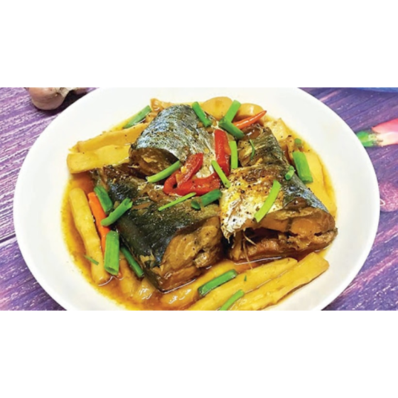 Cá nục kho măng