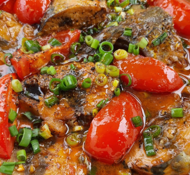 Cá ngừ sốt cà chua