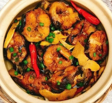 Cá trê kho gừng